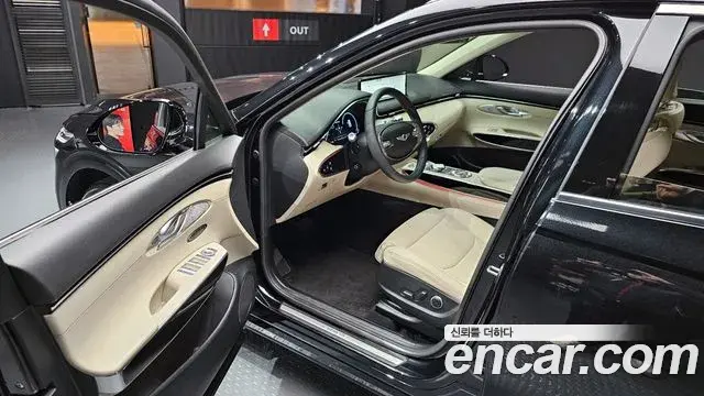 Genesis GV70 2023 — ფოტო 14/20