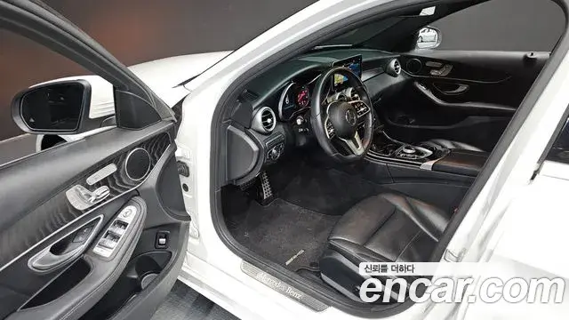 Mercedes-Benz C-Class 2019 — Фото 10/20