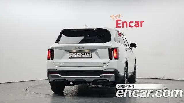 Kia Sorento 2023 — Photo 13/20