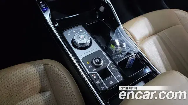 Kia Sorento 2023 — Photo 5/20