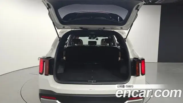 Kia Sorento 2023 — Photo 12/20