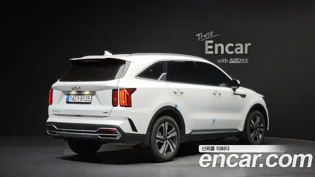 Kia Sorento 2023 — Şəkil 17/20