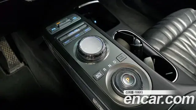 Genesis GV70 2022 — Şəkil 9/20