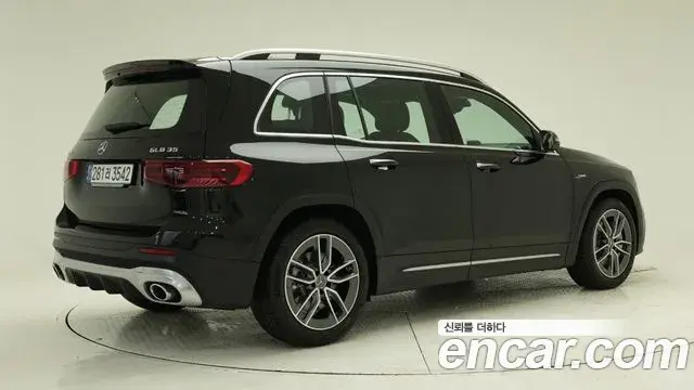 Mercedes-Benz GLB-Class 2025 — Photo 2/17