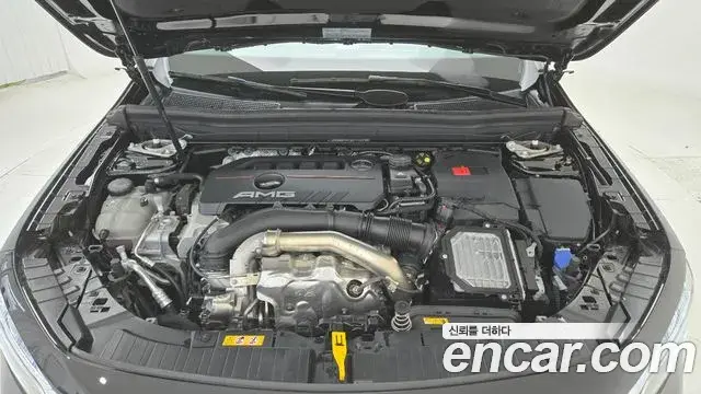Mercedes-Benz GLB-Class 2025 — Photo 6/17