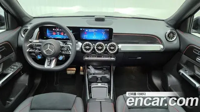 Mercedes-Benz GLB-Class 2025 — Photo 12/17