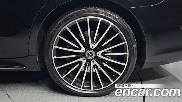 Mercedes-Benz S-Class 2022 — Photo 14/20
