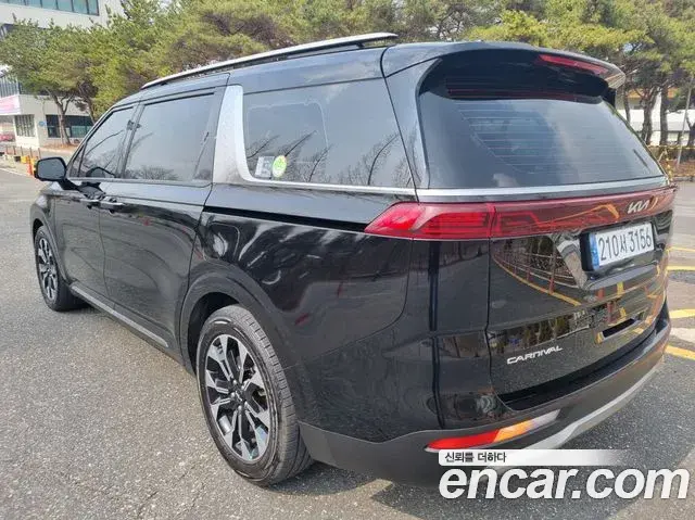 Kia Carnival 2022 — Şəkil 16/20