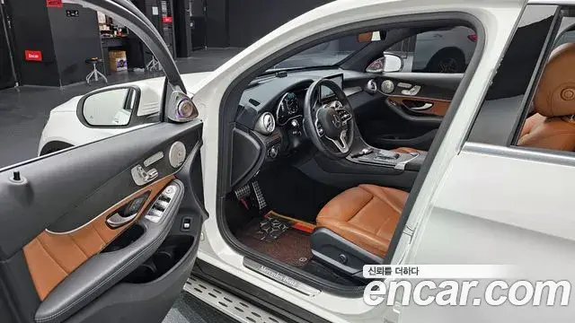 Mercedes-Benz GLC-Class 2020 — Photo 12/20