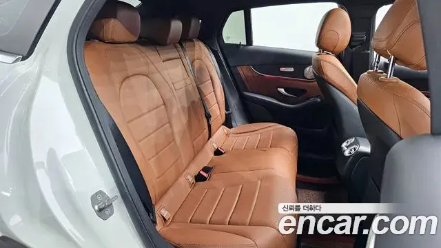 Mercedes-Benz GLC-Class 2020 — Photo 19/20
