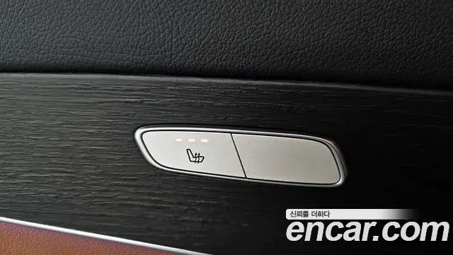 Mercedes-Benz GLC-Class 2020 — Photo 11/20