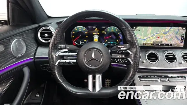 Mercedes-Benz E-Class 2021 — Фото 13/20