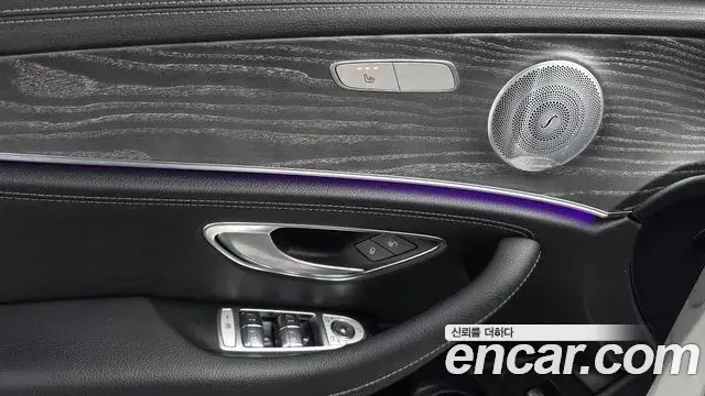 Mercedes-Benz E-Class 2021 — Фото 17/20