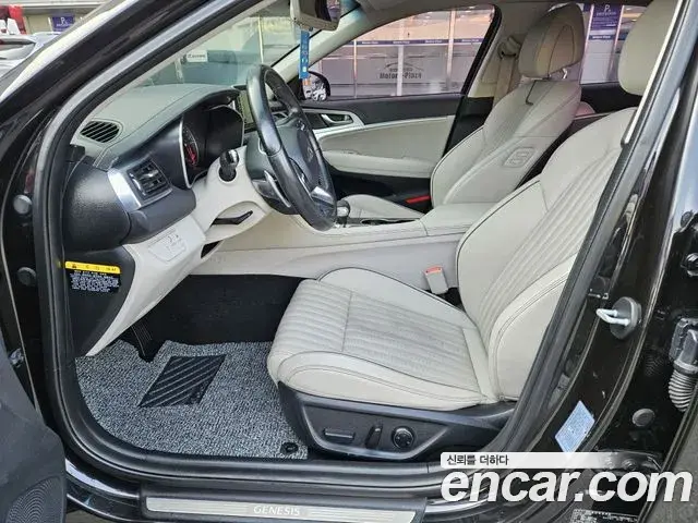 Genesis G70 2018 — Photo 9/18