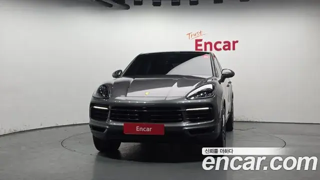 Porsche Cayenne 2020 — Photo 18/20