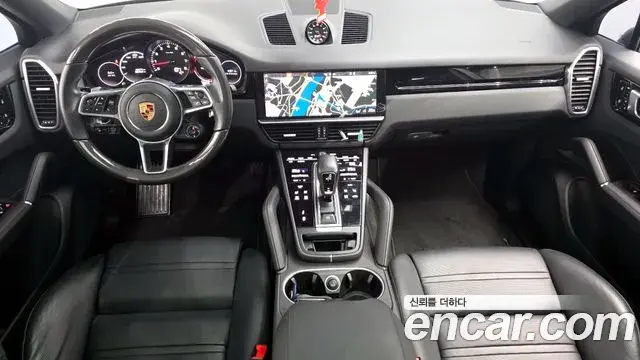 Porsche Cayenne 2020 — Photo 9/20