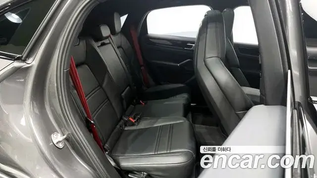 Porsche Cayenne 2020 — Photo 7/20