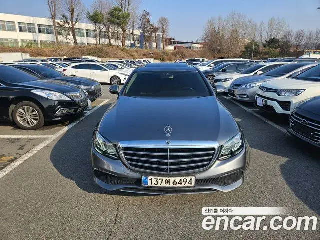 Mercedes-Benz E-Class 2018 — ფოტო 16/19