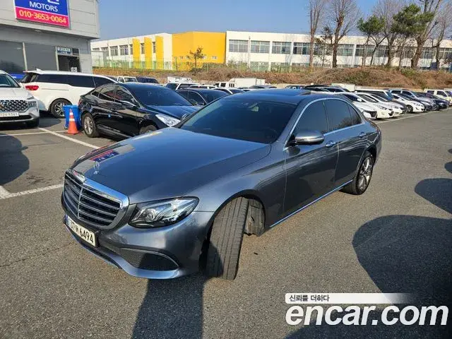 Mercedes-Benz E-Class 2018 — ფოტო 12/19