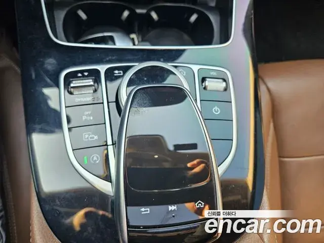 Mercedes-Benz E-Class 2018 — ფოტო 13/19