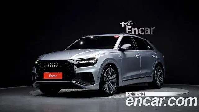 Audi Q8 2023 — Photo 7/20