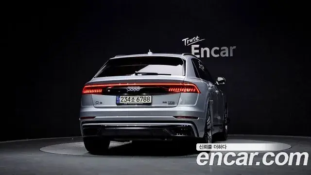 Audi Q8 2023 — Photo 5/20