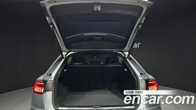 Audi Q8 2023 — Photo 6/20