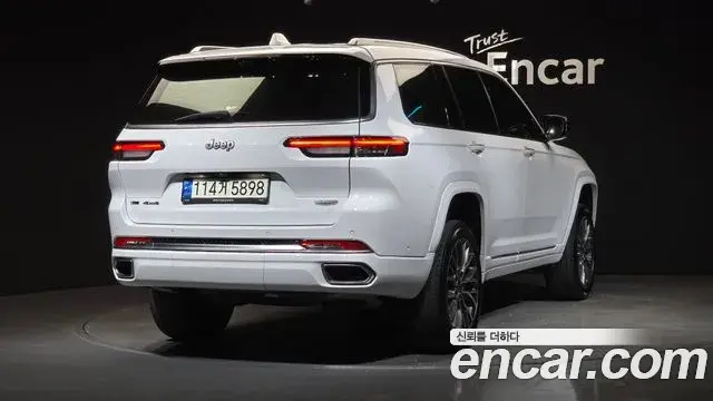 Jeep Grand Cherokee 2021 — ფოტო 9/20