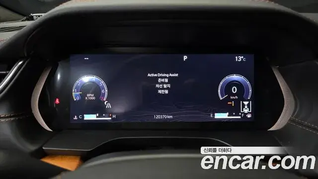 Jeep Grand Cherokee 2021 — ფოტო 13/20