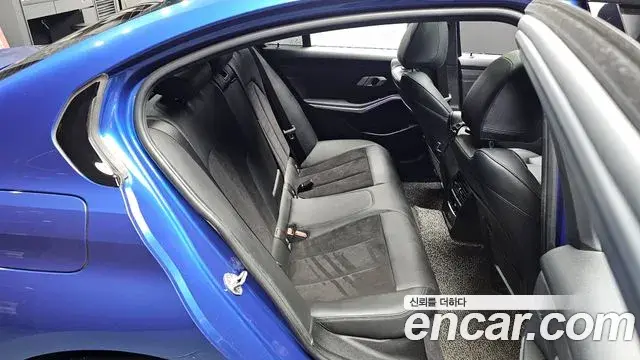 BMW 3 Series 2020 — ფოტო 17/20