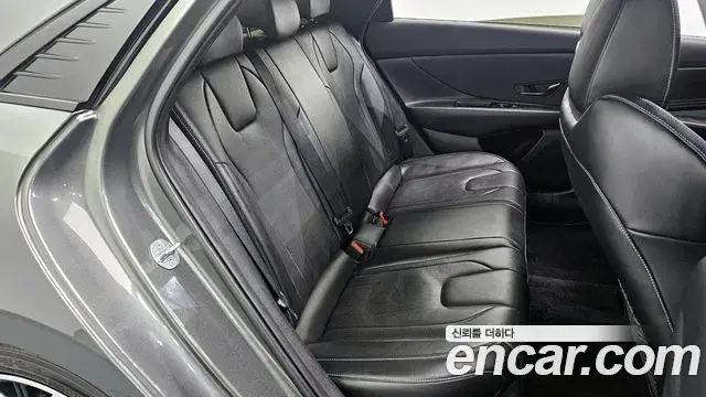 Hyundai The New Avante Hybrid 2022 — Photo 13/20