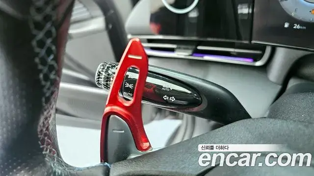 Hyundai The New Avante Hybrid 2022 — Photo 8/20