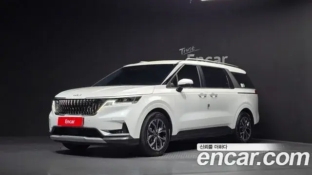 Kia Carnival 2023 — Фото 1/20