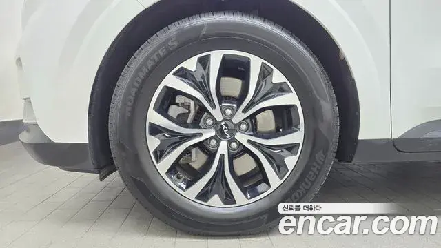 Kia Carnival 2023 — Фото 5/20