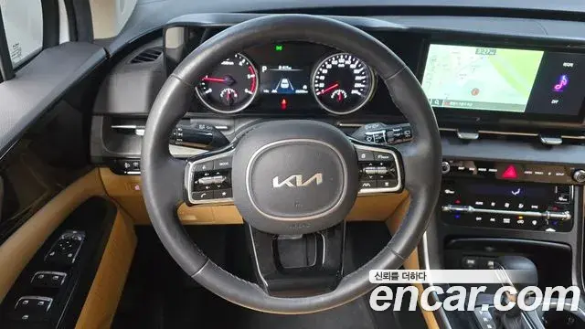 Kia Carnival 2023 — Фото 13/20