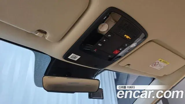 Kia Carnival 2023 — Фото 18/20