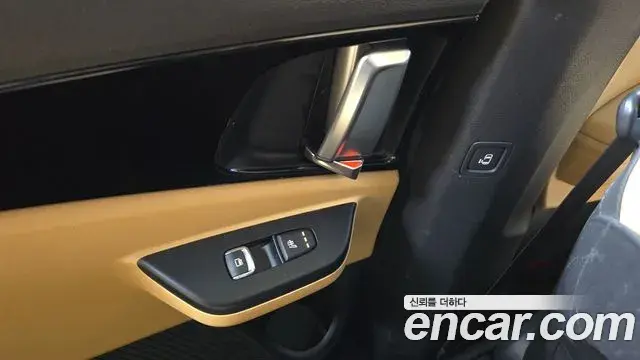 Kia Carnival 2023 — Фото 19/20