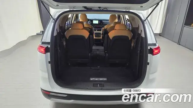 Kia Carnival 2023 — Фото 20/20