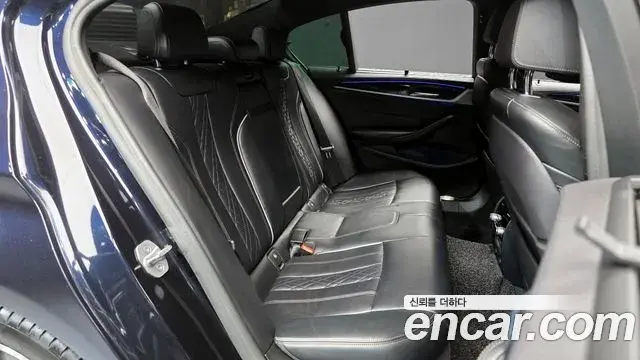 BMW 5 Series 2019 — Şəkil 13/20