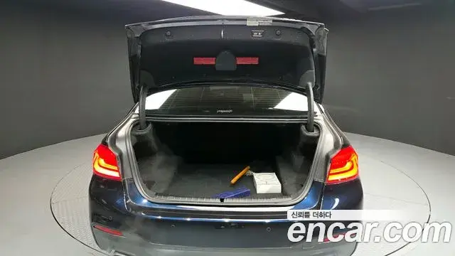 BMW 5 Series 2019 — Şəkil 17/20