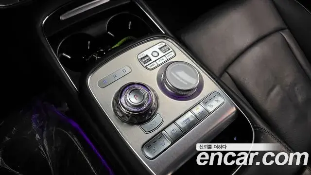Genesis G90 2022 — Photo 11/20