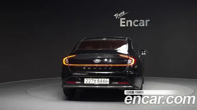 Hyundai Sonata Hybrid 2019 — ფოტო 8/20