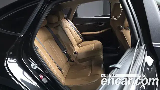 Hyundai Sonata Hybrid 2019 — ფოტო 18/20
