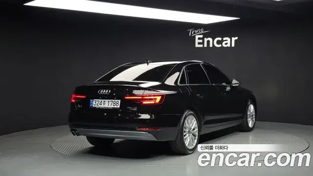 Audi A4 2018 — ფოტო 4/20