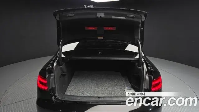Audi A4 2018 — ფოტო 15/20