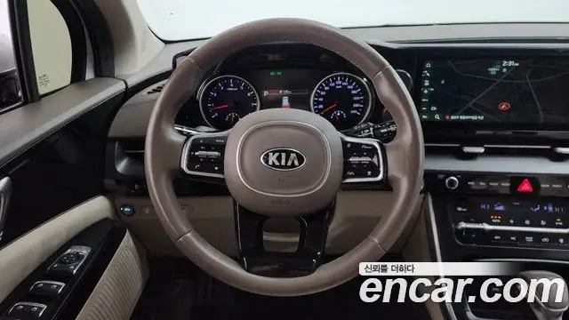 Kia Carnival 2021 — Photo 13/20