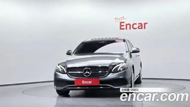 Mercedes-Benz E-Class 2018 — Photo 20/20