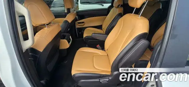 Kia Carnival 2021 — Фото 16/20