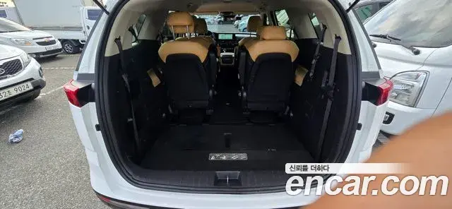 Kia Carnival 2021 — Фото 17/20