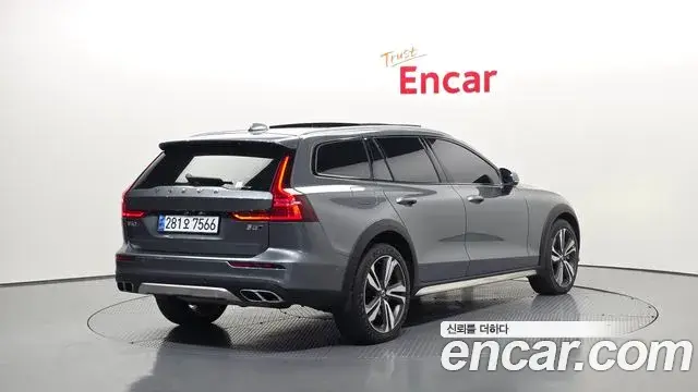 Volvo V60 Cross Country 2020 — Şəkil 2/20